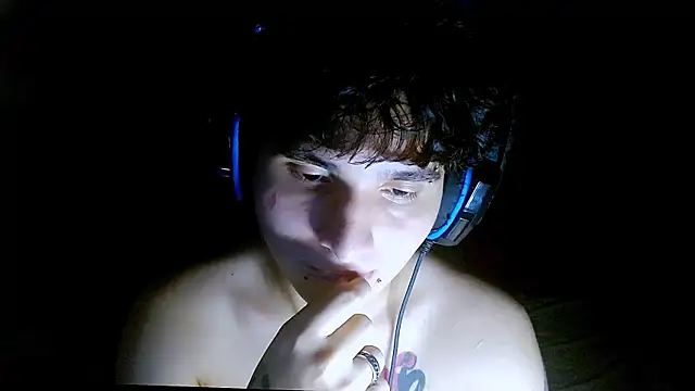 Snapshot of Charley_quin chatting on April 2026 12:22:02 AM Charley quin online show from April 2026 12:22:02 AM