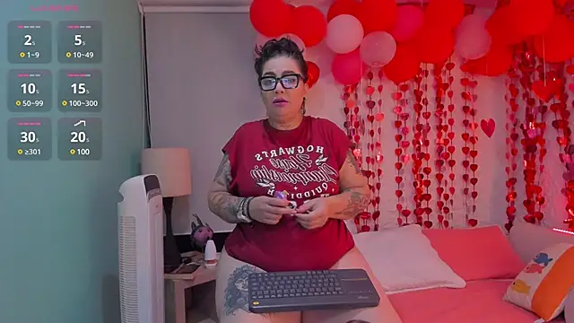 poisson ivy online show from February 2025 07:01:02 AM