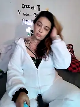 poisson ivy online show from December 2025 08:21:02 AM