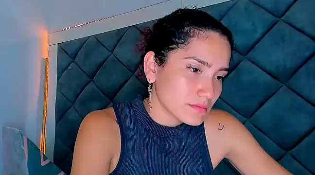 Nellyhills online show from February 2025 09:18:01 PM