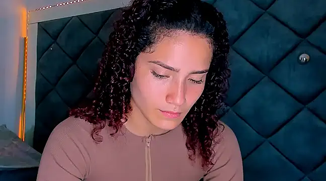 Nellyhills online show from February 2025 09:28:01 PM