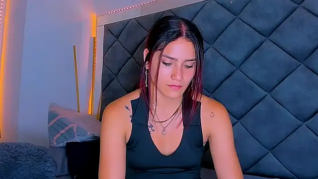 Nellyhills online show from March 2025 04:01:01 PM