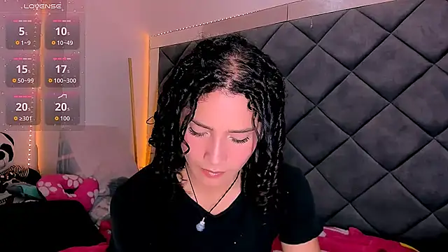 Nellyhills online show from September 2025 11:27:01 PM