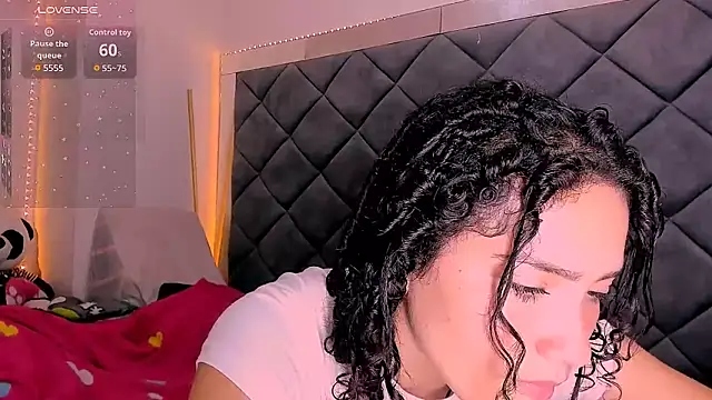 Nellyhills online show from September 2025 11:28:01 PM