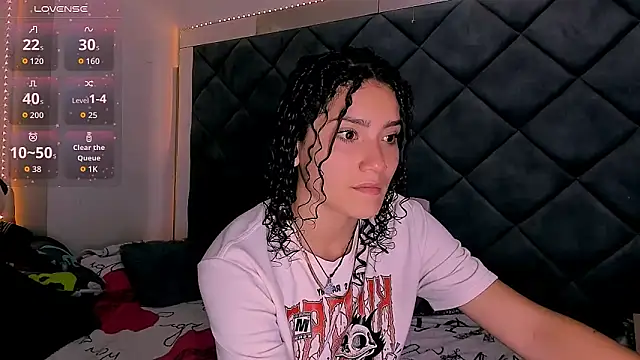 Nellyhills online show from September 2025 11:32:02 PM