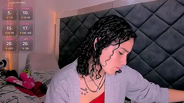 Nellyhills online show from September 2025 10:20:02 AM