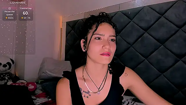 Nellyhills online show from October 2025 12:53:02 AM