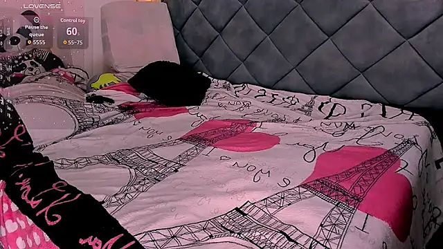 Nellyhills online show from October 2025 01:30:01 PM