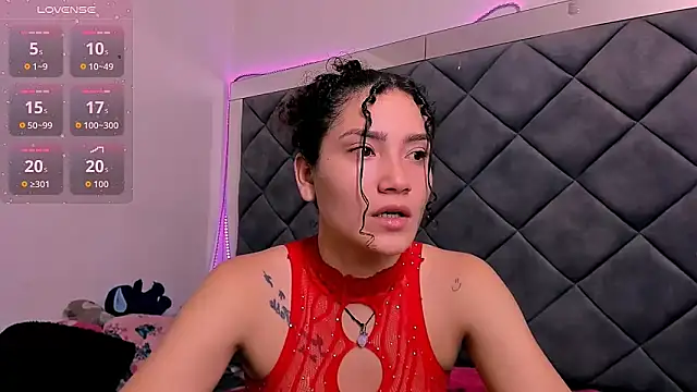 Nellyhills online show from November 2025 10:59:01 AM