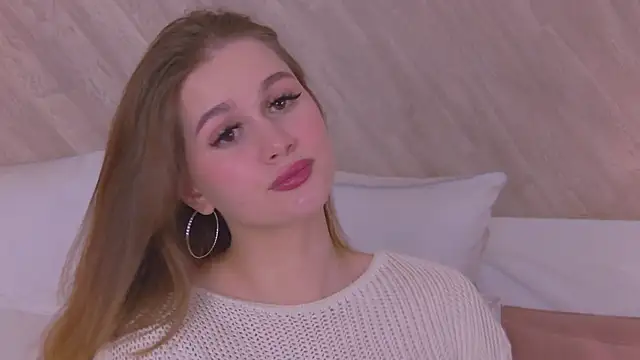 Snapshot of EllieHayes chatting on December 2024 02:59:02 PM EllieHayes online show from December 2024 02:59:02 PM