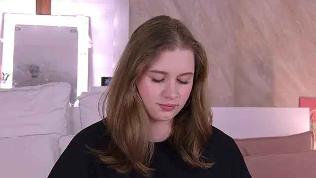 Snapshot of EllieHayes chatting on October 2025 05:26:02 PM EllieHayes online show from October 2025 05:26:02 PM