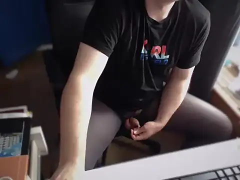 CuteMan33 online show from October 2025 10:27:01 AM