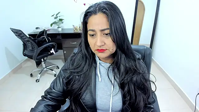 Snapshot of Adele_Sweett chatting on February 2025 12:22:02 PM Adele Sweett online show from February 2025 12:22:02 PM