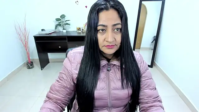 Snapshot of Adele_Sweett chatting on February 2025 12:06:02 PM Adele Sweett online show from February 2025 12:06:02 PM