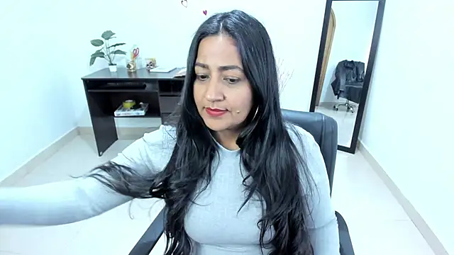 Snapshot of Adele_Sweett chatting on February 2025 02:55:02 PM Adele Sweett online show from February 2025 02:55:02 PM