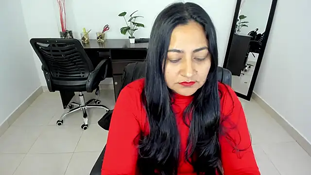 Snapshot of Adele_Sweett chatting on February 2025 04:53:01 PM Adele Sweett online show from February 2025 04:53:01 PM