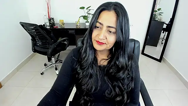 Snapshot of Adele_Sweett chatting on March 2025 04:30:02 PM Adele Sweett online show from March 2025 04:30:02 PM