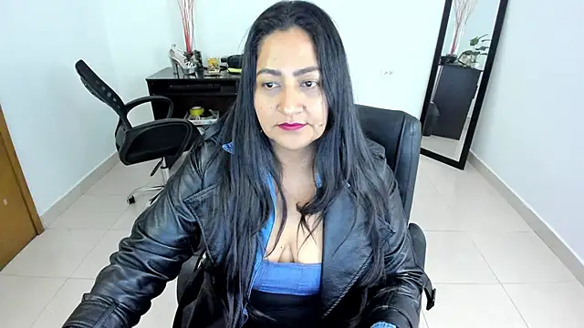 Snapshot of Adele_Sweett chatting on March 2025 12:56:02 PM Adele Sweett online show from March 2025 12:56:02 PM