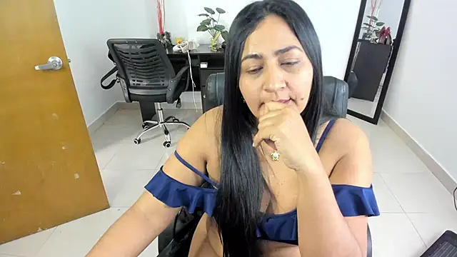 Snapshot of Adele_Sweett chatting on March 2025 07:29:02 PM Adele Sweett online show from March 2025 07:29:02 PM