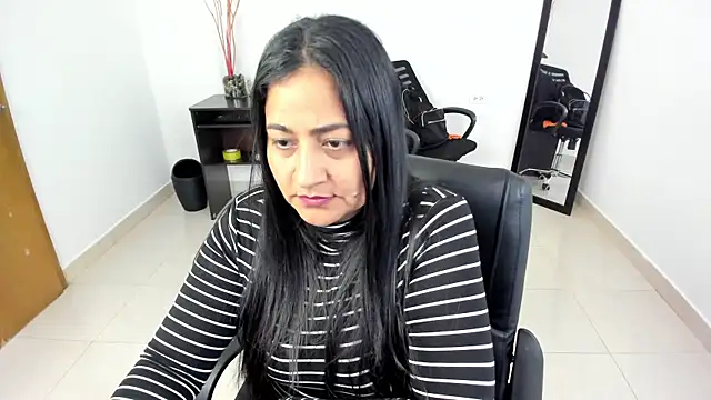 Snapshot of Adele_Sweett chatting on March 2025 07:17:01 PM Adele Sweett online show from March 2025 07:17:01 PM