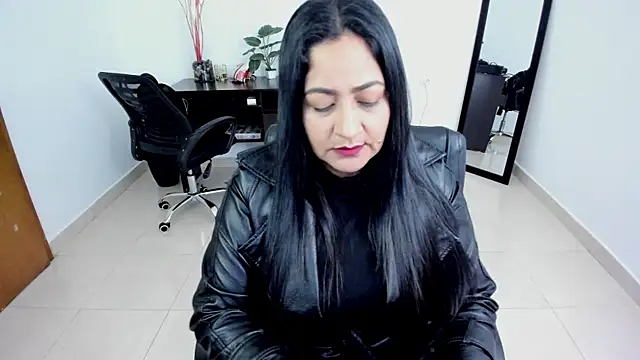 Snapshot of Adele_Sweett chatting on March 2025 11:51:01 AM Adele Sweett online show from March 2025 11:51:01 AM