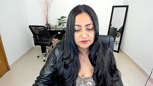 Snapshot of Adele_Sweett chatting on March 2025 01:45:01 PM Adele Sweett online show from March 2025 01:45:01 PM