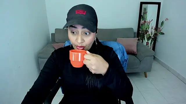 Snapshot of Adele_Sweett chatting on November 2025 11:44:01 AM Adele Sweett online show from November 2025 11:44:01 AM