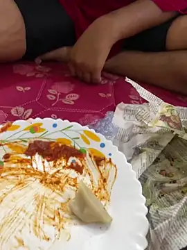 Snapshot of United3 chatting on March 2026 05:52:02 PM United3 online show from March 2026 05:52:02 PM