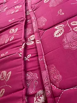 Snapshot of United3 chatting on April 2026 09:10:02 AM United3 online show from April 2026 09:10:02 AM