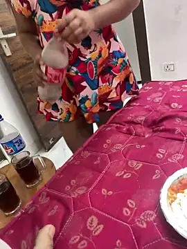 Snapshot of United3 chatting on April 2026 06:27:02 PM United3 online show from April 2026 06:27:02 PM