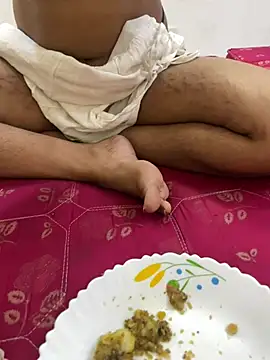 Snapshot of United3 chatting on April 2026 10:35:02 AM United3 online show from April 2026 10:35:02 AM