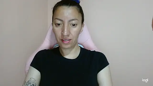 Snapshot of kaybabyhot chatting on April 2026 01:05:02 PM kaybabyhot online show from April 2026 01:05:02 PM