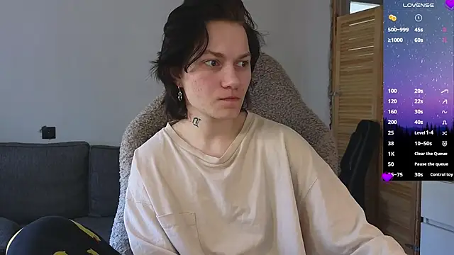 esajukyy online show from April 2026 05:03:02 AM