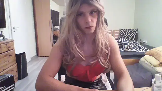 Snapshot of Kinky-Kristina chatting on September 2025 07:37:02 PM Kinky-Kristina online show from September 2025 07:37:02 PM