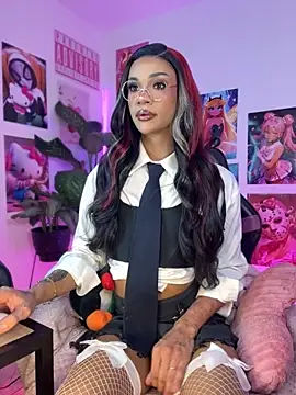 Snapshot of babylinsie chatting on September 2025 04:40:02 AM babylinsie online show from September 2025 04:40:02 AM