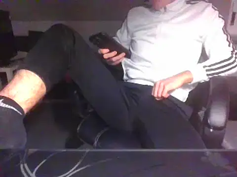 Snapshot of Jamie_2006 chatting on January 2025 11:30:01 PM Jamie 2006 online show from January 2025 11:30:01 PM