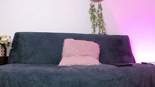 Snapshot of Kendal_Mosk chatting on April 2026 11:13:02 PM Kendal Mosk online show from April 2026 11:13:02 PM