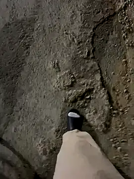 Lahcene online show from November 2025 07:02:02 PM