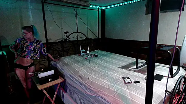 Snapshot of Stonermama666420 chatting on October 2025 03:51:02 AM Stonermama666420 online show from October 2025 03:51:02 AM