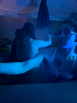 Snapshot of Stonermama666420 chatting on December 2025 04:39:02 AM Stonermama666420 online show from December 2025 04:39:02 AM