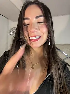 Snapshot of Melody_04 chatting on April 2026 03:58:01 AM Melody 04 online show from April 2026 03:58:01 AM