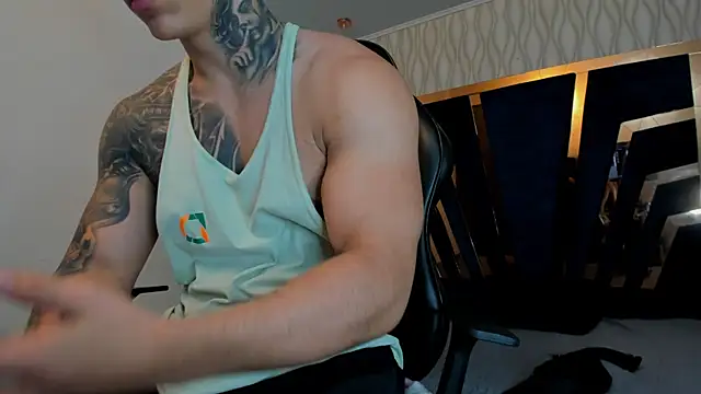 Flynn Riider online show from November 2025 05:17:01 PM