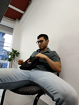 alexdesire online show from November 2025 10:11:02 PM