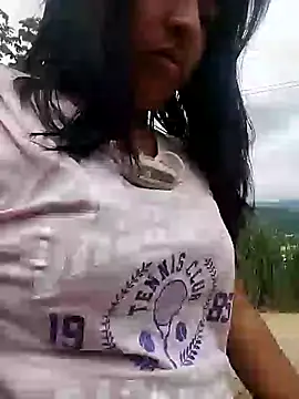 Snapshot of Danna-linyi chatting on December 2024 03:00:02 PM Danna-linyi online show from December 2024 03:00:02 PM