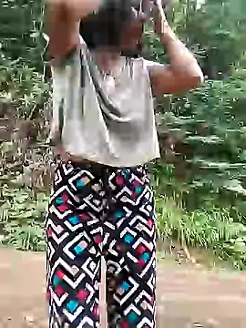 Snapshot of Danna-linyi chatting on December 2024 03:53:02 PM Danna-linyi online show from December 2024 03:53:02 PM