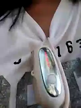 Snapshot of Danna-linyi chatting on December 2024 09:54:01 PM Danna-linyi online show from December 2024 09:54:01 PM