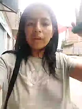 Snapshot of Danna-linyi chatting on January 2025 08:15:01 PM Danna-linyi online show from January 2025 08:15:01 PM