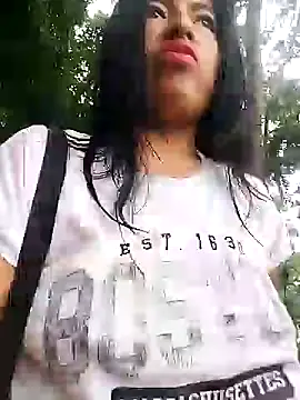 Snapshot of Danna-linyi chatting on January 2025 02:09:01 PM Danna-linyi online show from January 2025 02:09:01 PM