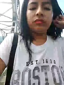 Snapshot of Danna-linyi chatting on January 2025 08:14:02 PM Danna-linyi online show from January 2025 08:14:02 PM