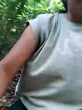 Snapshot of Danna-linyi chatting on January 2025 04:19:01 PM Danna-linyi online show from January 2025 04:19:01 PM